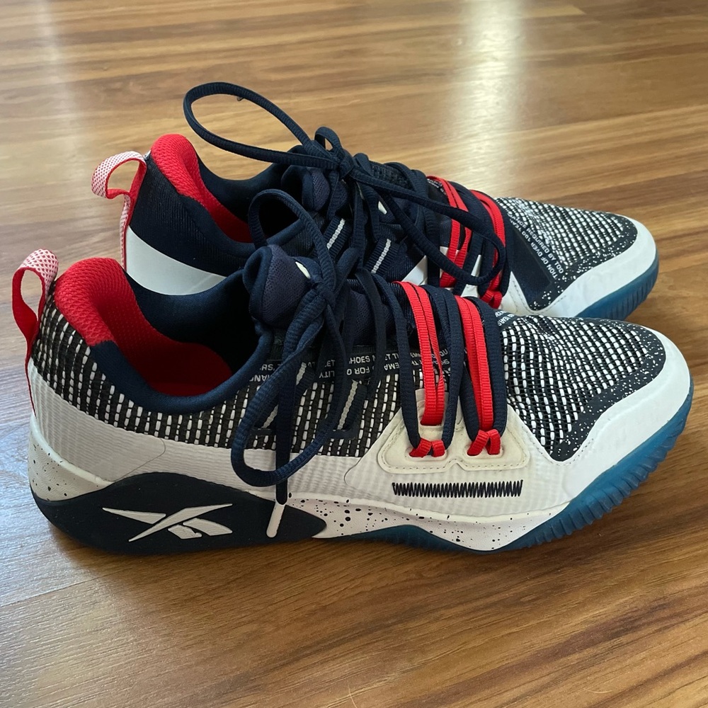 Reebok Men’s JJ III Cross Training Shoes - Size 8